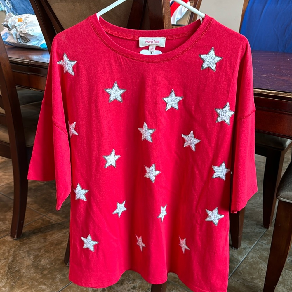 Peach Love Star Red Top